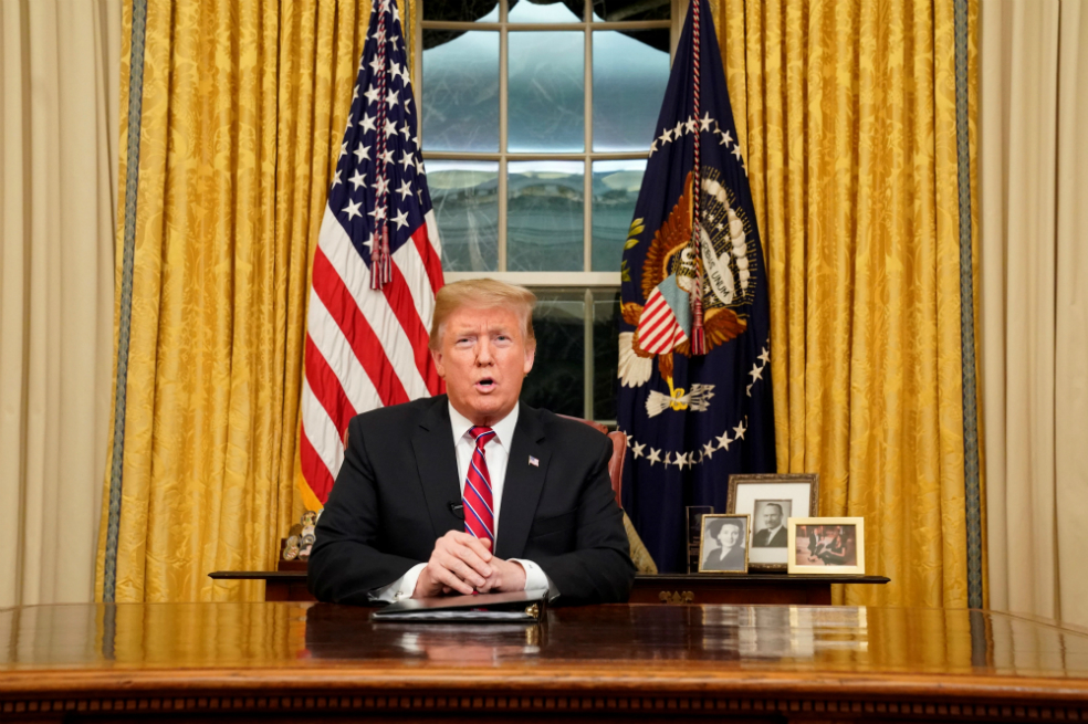 “Más seguros que nunca”: Trump defiende la construcción de muro en discurso nacional