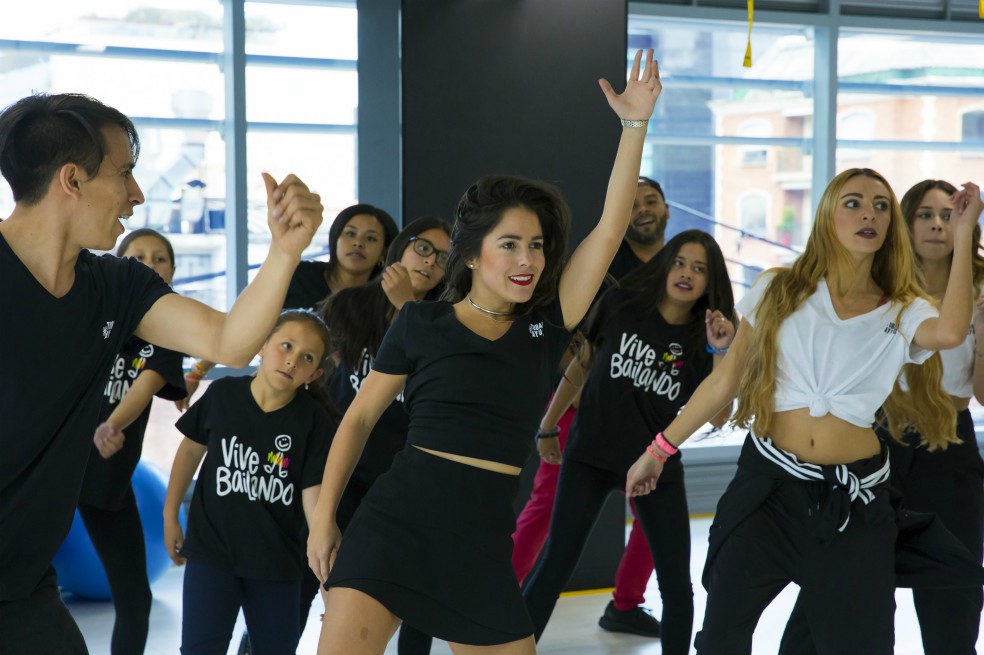 Clemencia Vargas es la directora y fundadora de Vive Bailando, un emprendimiento social que busca mejorar la calidad de vida de los jóvenes. / Cortesía 