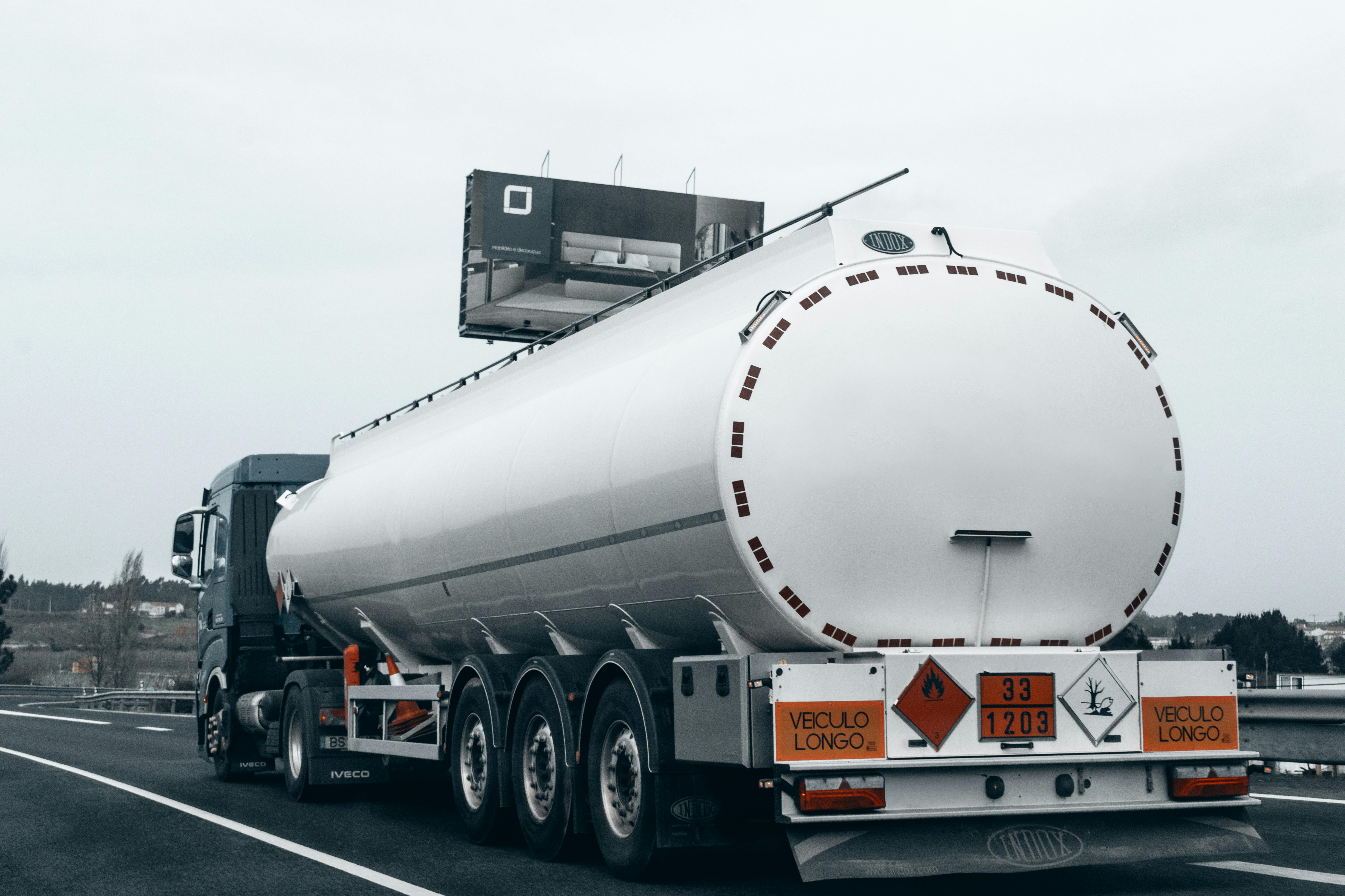 Así se mueven los productos en las vías y puertos de Colombia