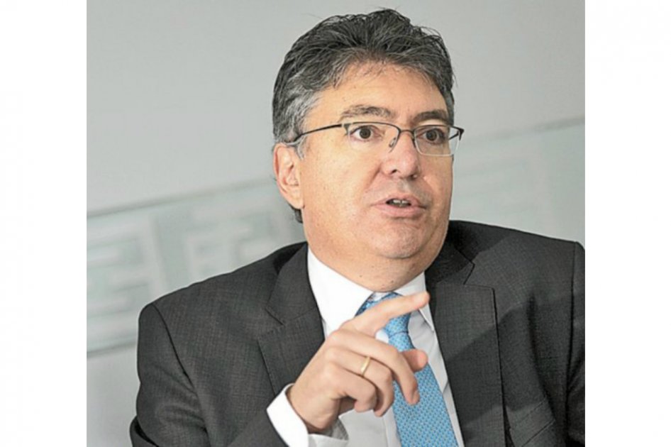 Presentan moción de censura contra el ministro de Hacienda
