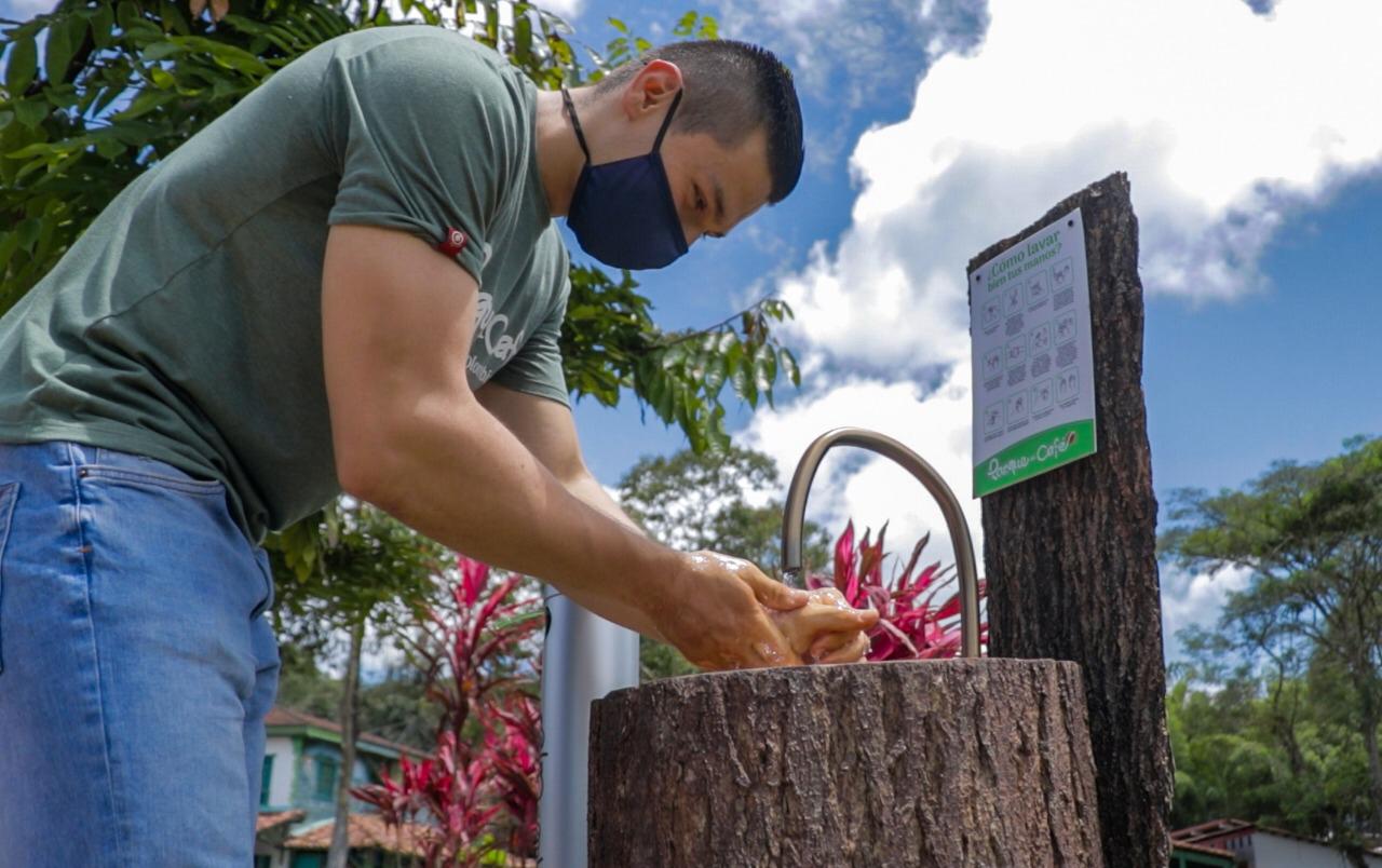 Todas las medidas de bioseguridad fueron construidas bajo estándares internacionales en compañía de los parques asociados a IAAPA (Asociación Internacional de Parques) y de ACOLAP (Asociación Colombiana de Parques), los cuales fueron aprobados por el Ministerio de Salud, con el objetivo de garantizar una experiencia biosegura a
colaboradores y visitantes.