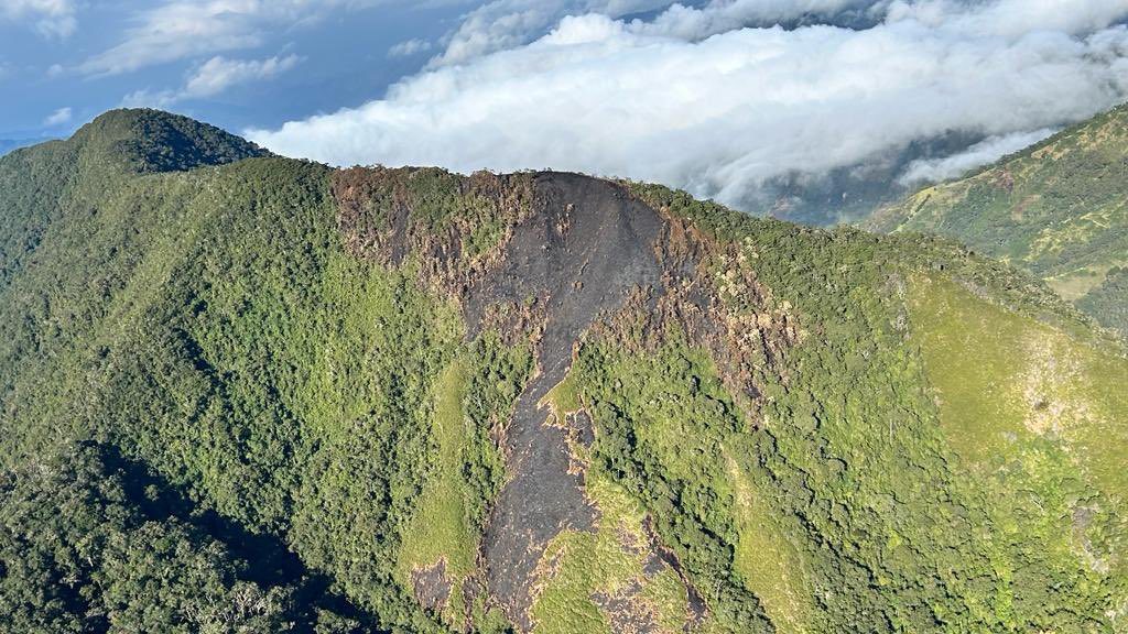 Tras 50 horas de trabajo, extinguen incendio en la Sierra Nevada de Santa Marta