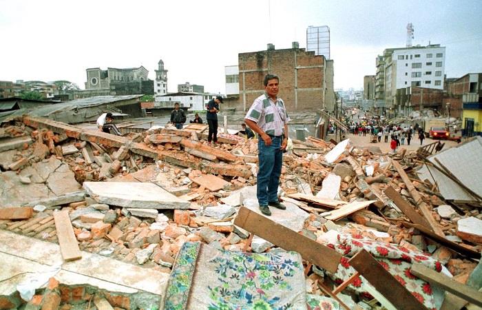 Un ataúd para papá (Relatos del terremoto del eje cafetero)