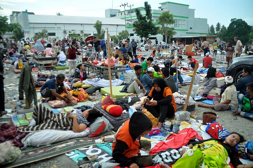 Al menos 384 muertos por tsunami en Indonesia