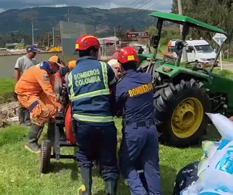 Habitantes de Suesca reciben ayudas humanitarias por los desastres del invierno