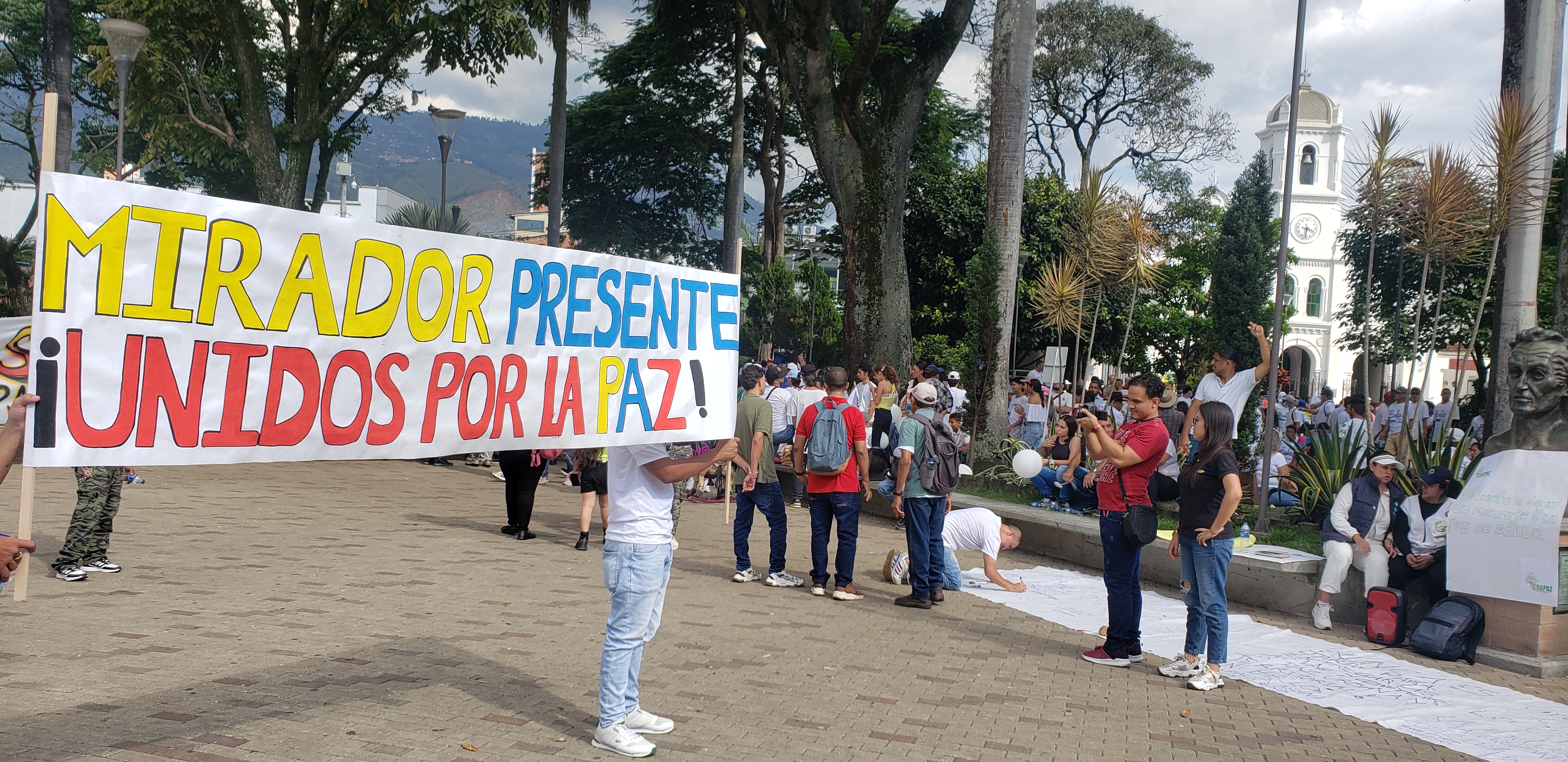 Manifestación de respaldo a la mesa de paz con las bandas criminales.