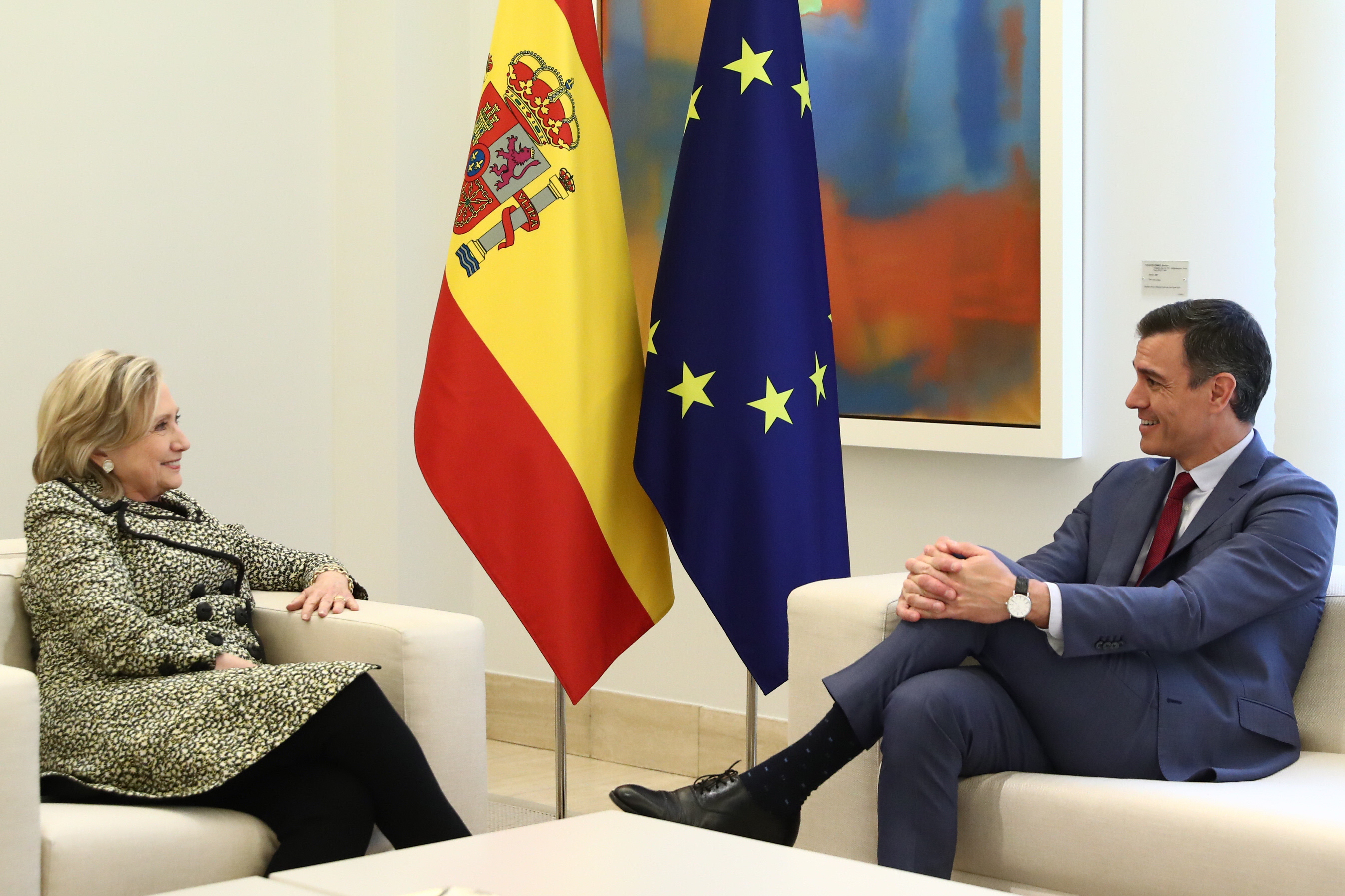 Pedro Sánchez se reunió con Hillary Clinton en España, ¿de qué hablaron?