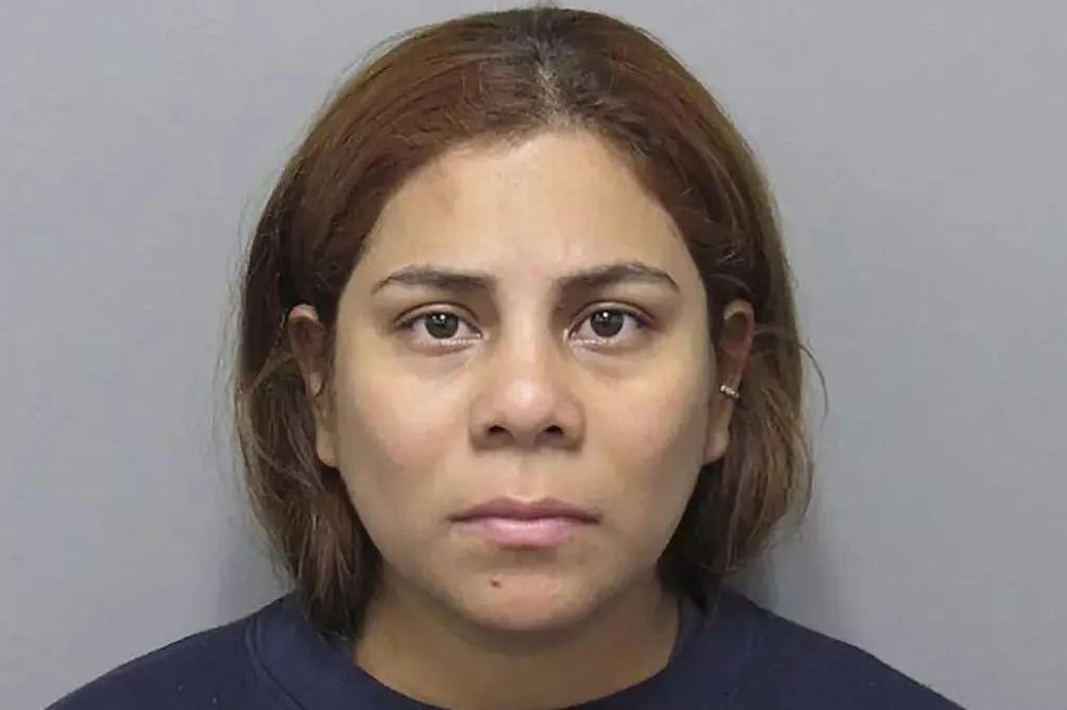 La ecuatoriana Kristel Candelario fue sentenciada a cadena perpetua por abandonar a su hija en Estados Unidos.