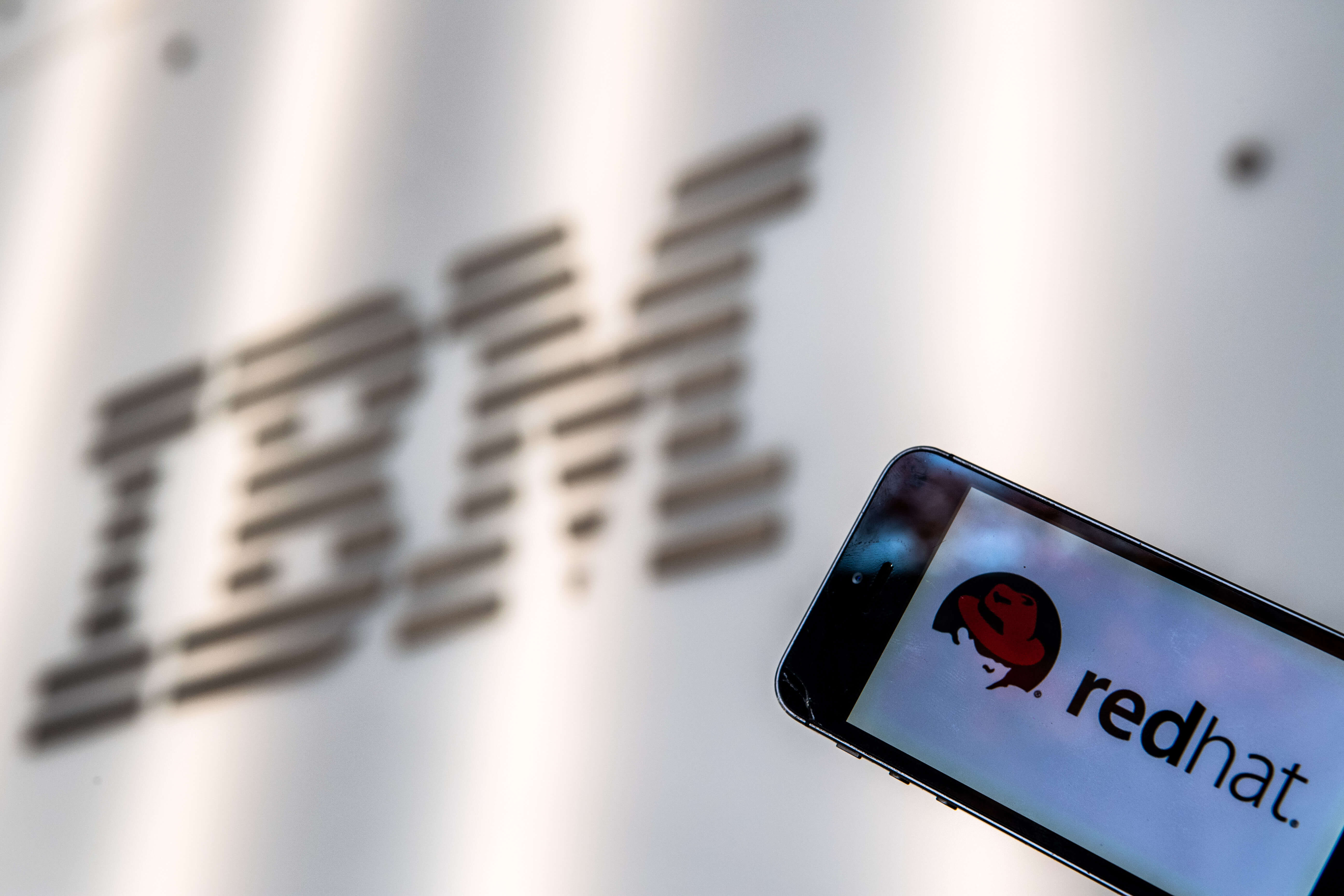 IBM cierra la adquisición histórica de Red Hat por US$ 34.000 millones