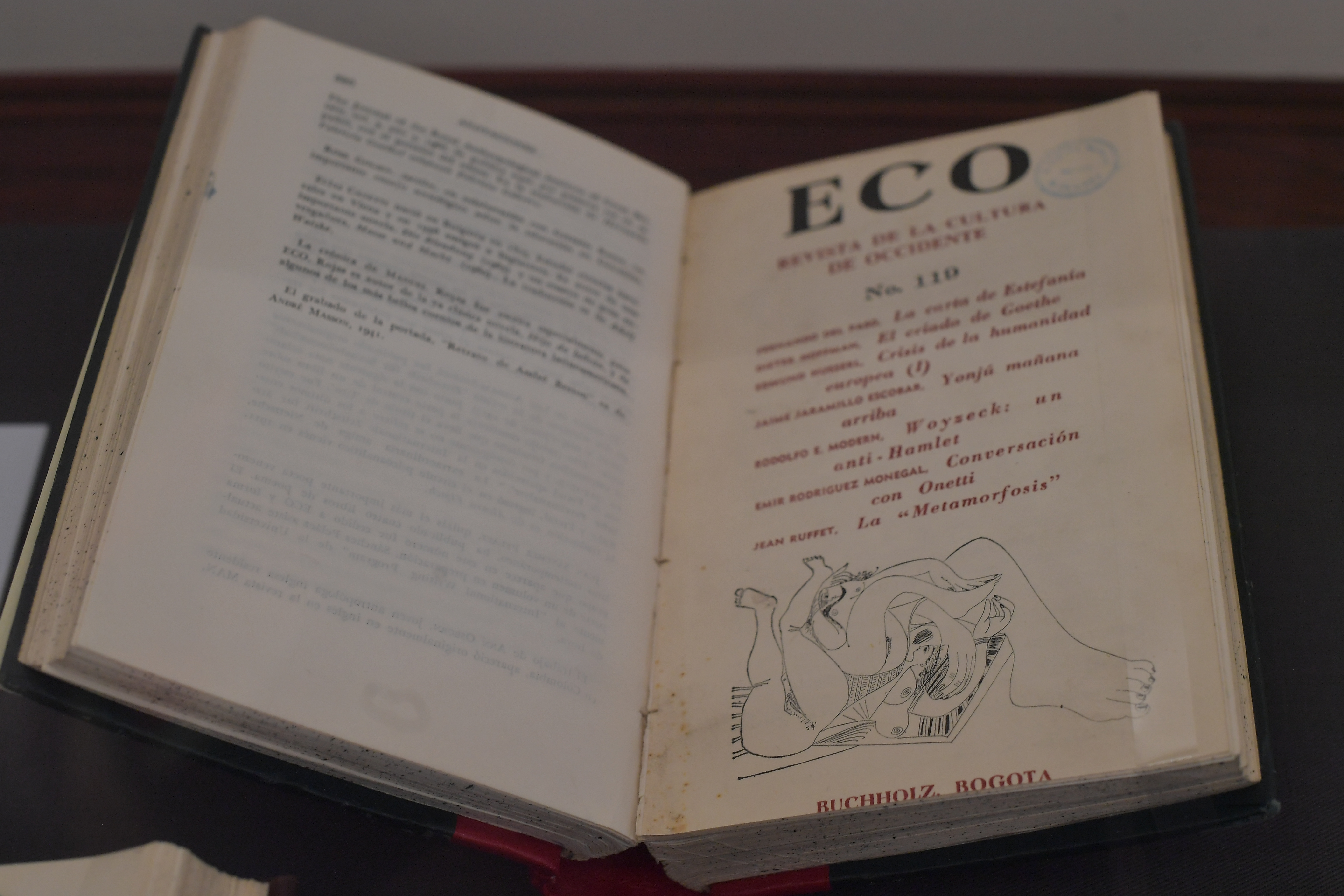 Muestra en homenaje a Juan Gustavo Cobo Borda, poeta, ensayista, editor y gestor cultural colombiano realizada en la Biblioteca Nacional de Colombia (BCN).