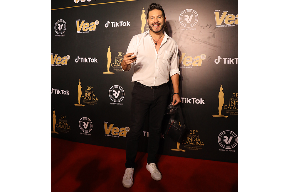 Marcelo Cezán, presentador de Bravissimo