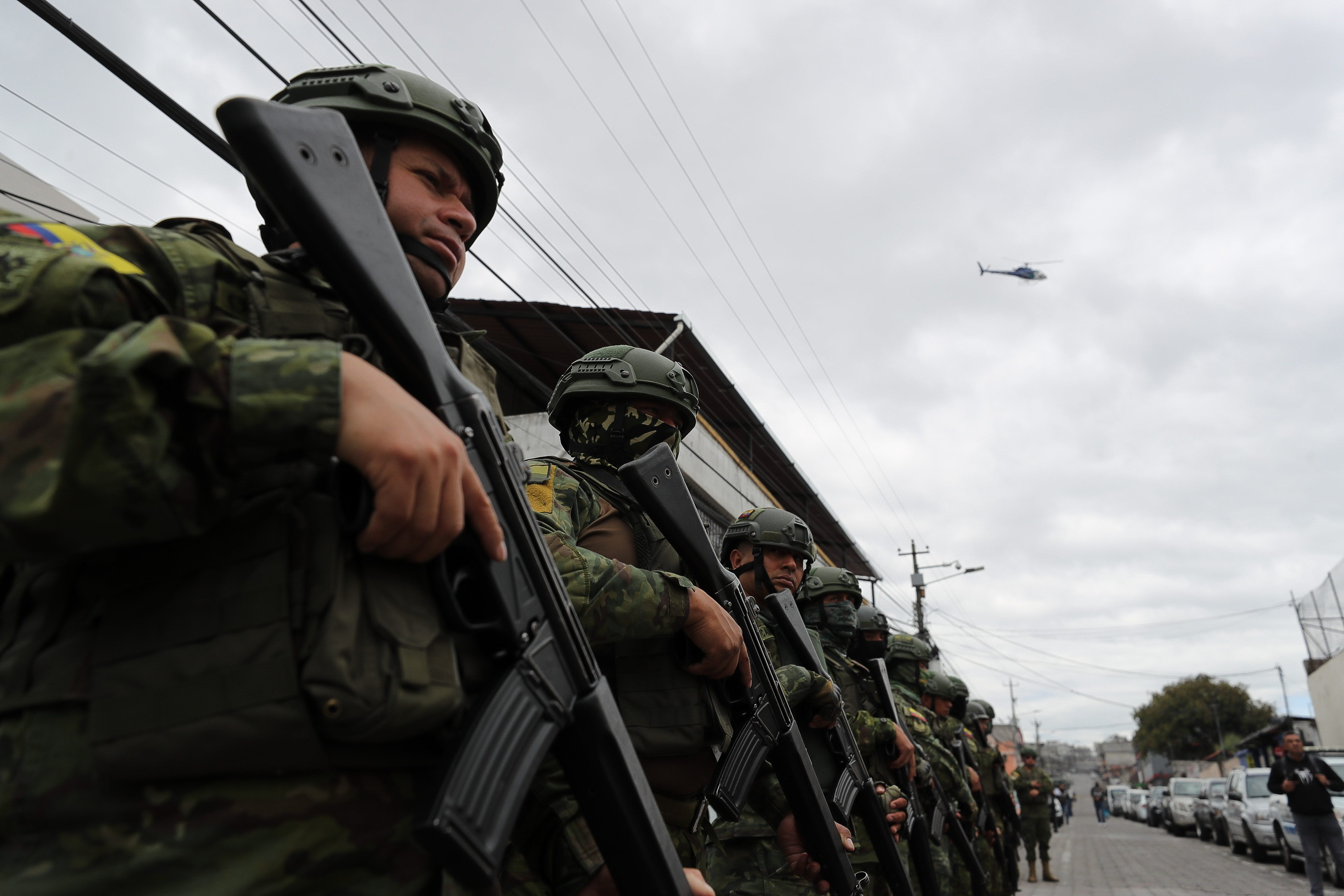 Los Lobos, los Choneros y los grupos criminales en la guerra contra Ecuador
