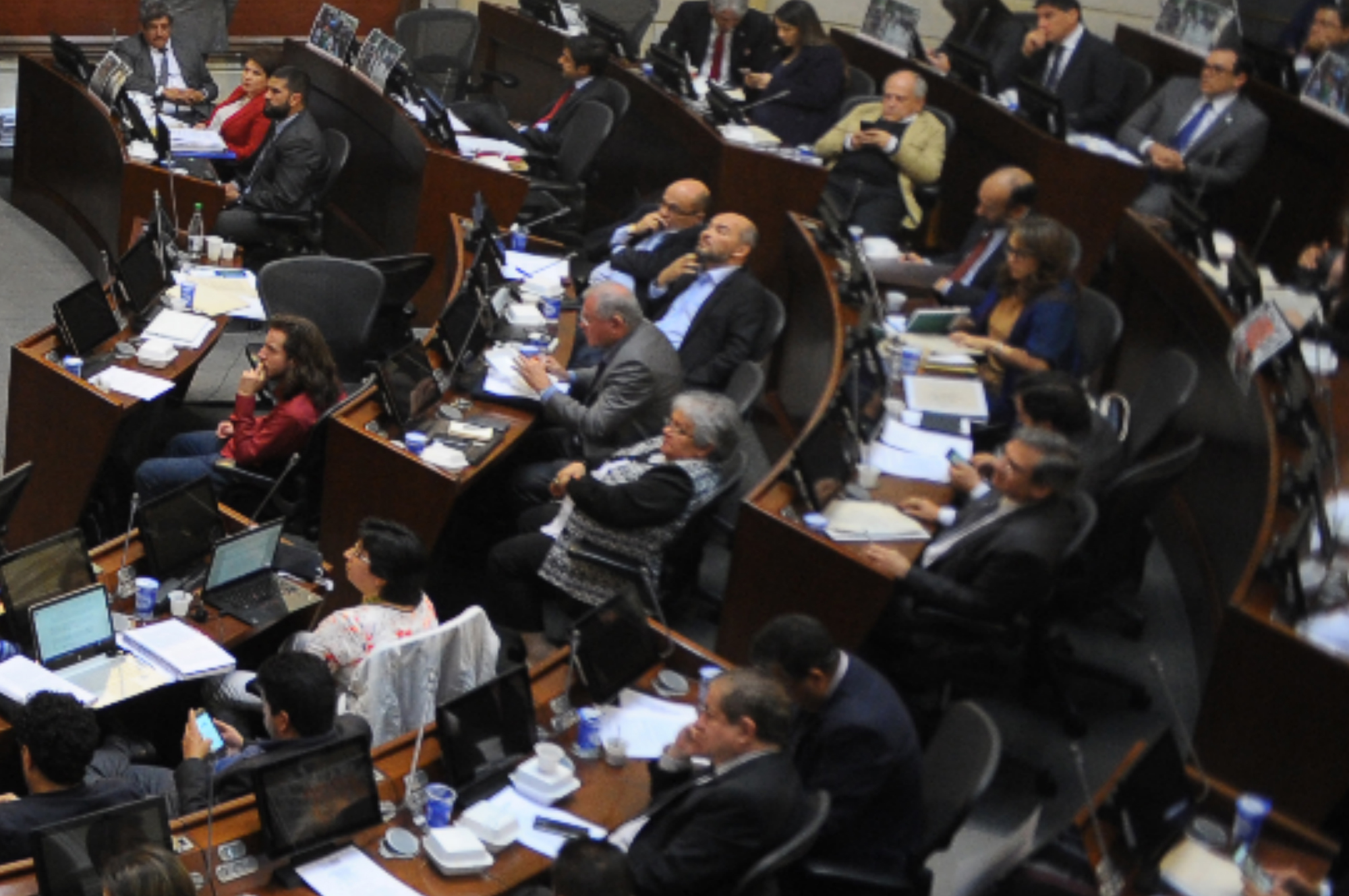 Fernando Rueda, quien fue congresista por 49 días, no quiere quedarse sin millonaria pensión