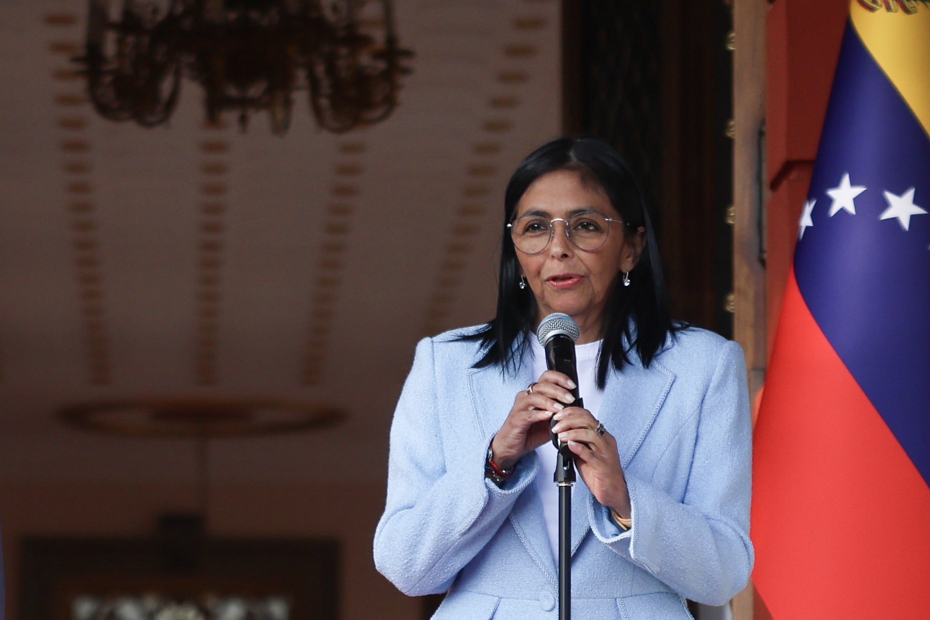 Delcy Rodríguez recibió a ministros de Colombia tras la cancelación de la cita con Petro