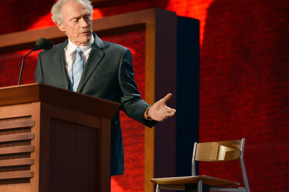 Clint Eastwood durante la Convención Republicana, 15 días atrás, cuando criticó al presidente Obama. / EFE