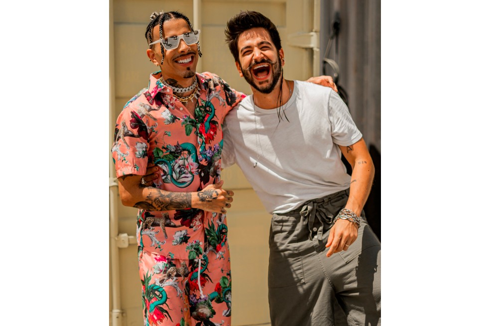 Rauw Alejandro estrena una remezcla de “Tattoo” junto a Camilo