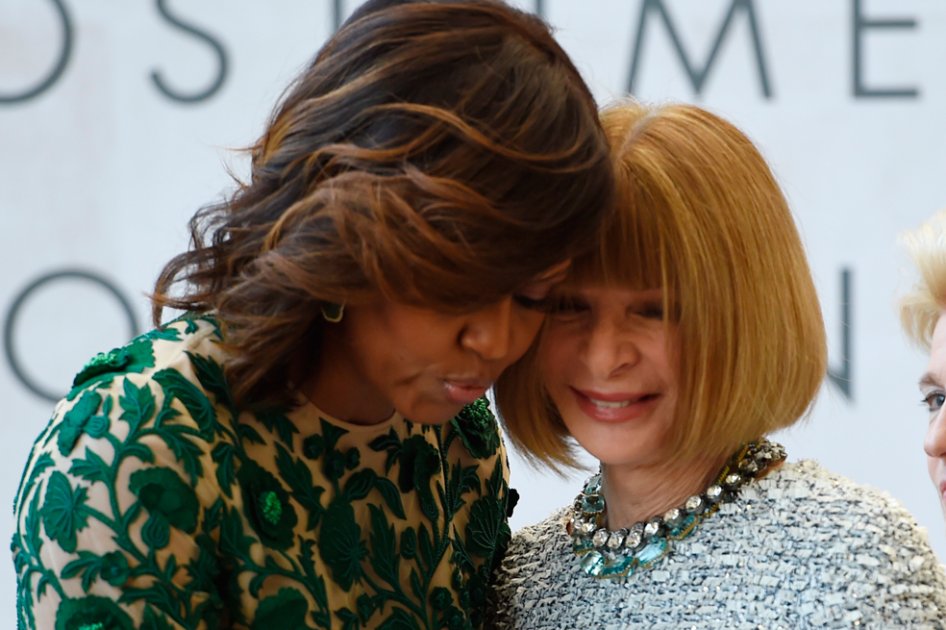 Michelle Obama rinde tributo a legendaria editora de Vogue