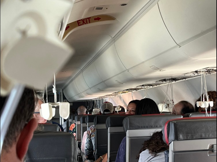 Avión descendió vertiginosamente seis minutos y causó pánico en los pasajeros