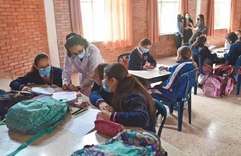 El aumento para los docentes en 2023 será del 14%.