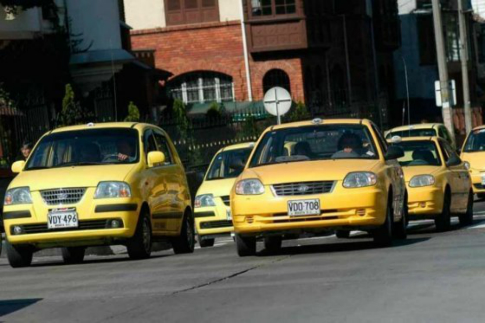 Mintransporte publicará el martes la nueva resolución para taxis de lujo