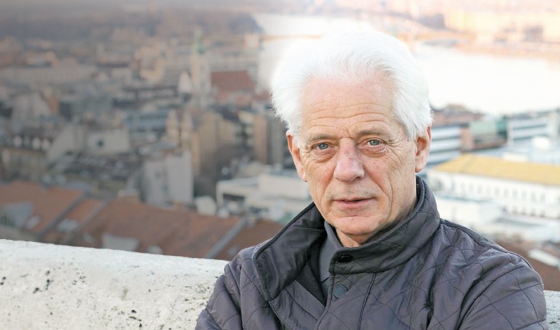Mihály Dés, el escritor, traductor y crítico que dirigió las 133 ediciones de la revista “Lateral”. / Cortesía
