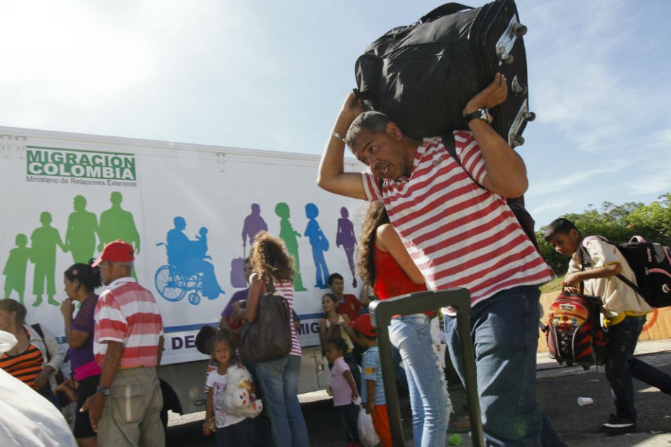 Más de 18.000 colombianos han retornado al país por crisis con Venezuela