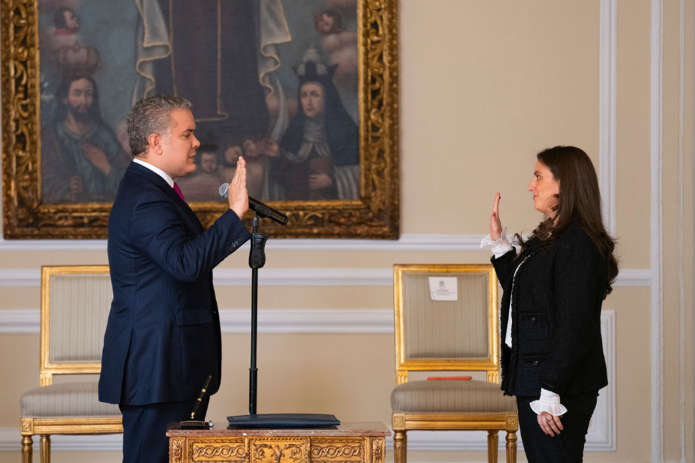 Karen Abudinen tomó posesión como ministra TIC