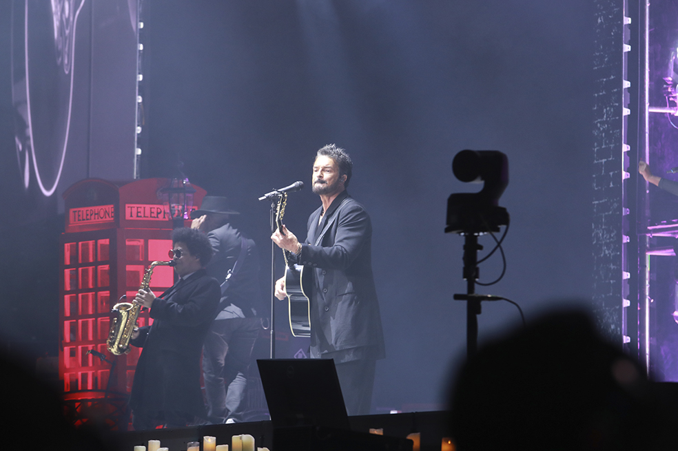 Ricardo arjona en Bogota Gira Blanco y Negro Ricardo Arjona