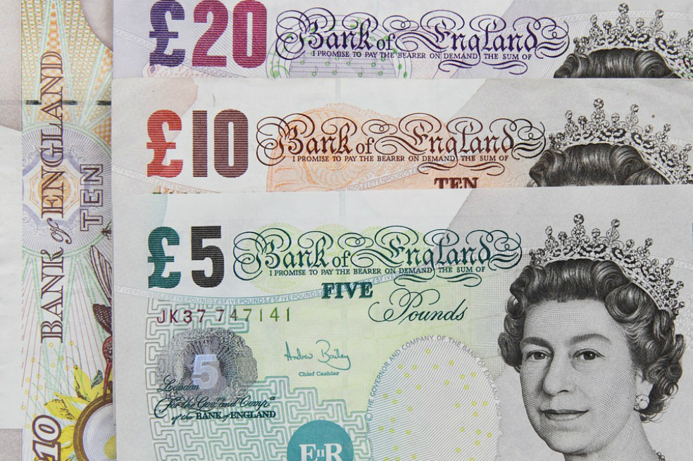 Indignación de vegetarianos porque el Banco de Inglaterra imprimirá billetes con grasa animal