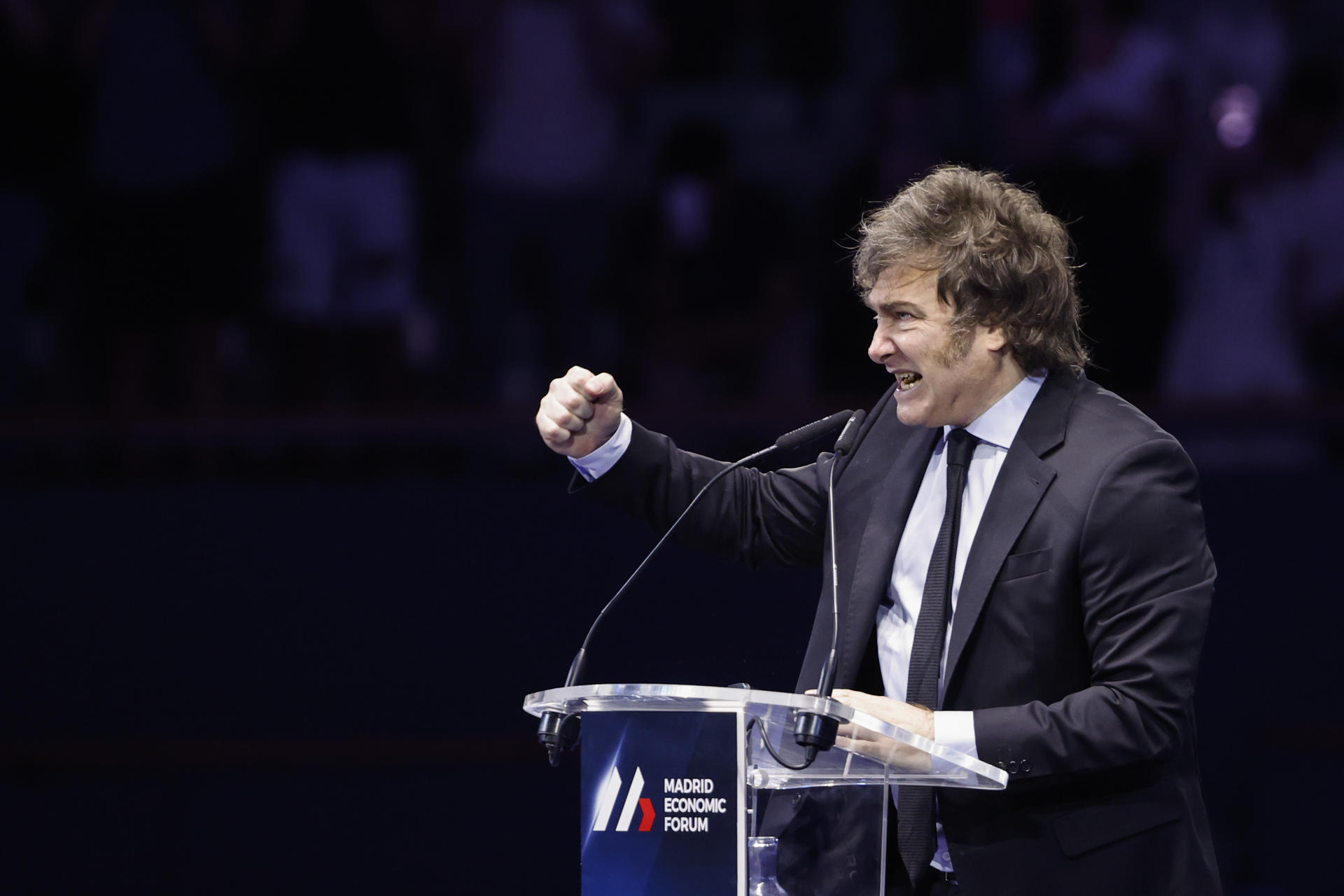 Argentina autoriza compra de armas de asalto para civiles tras decreto de Milei