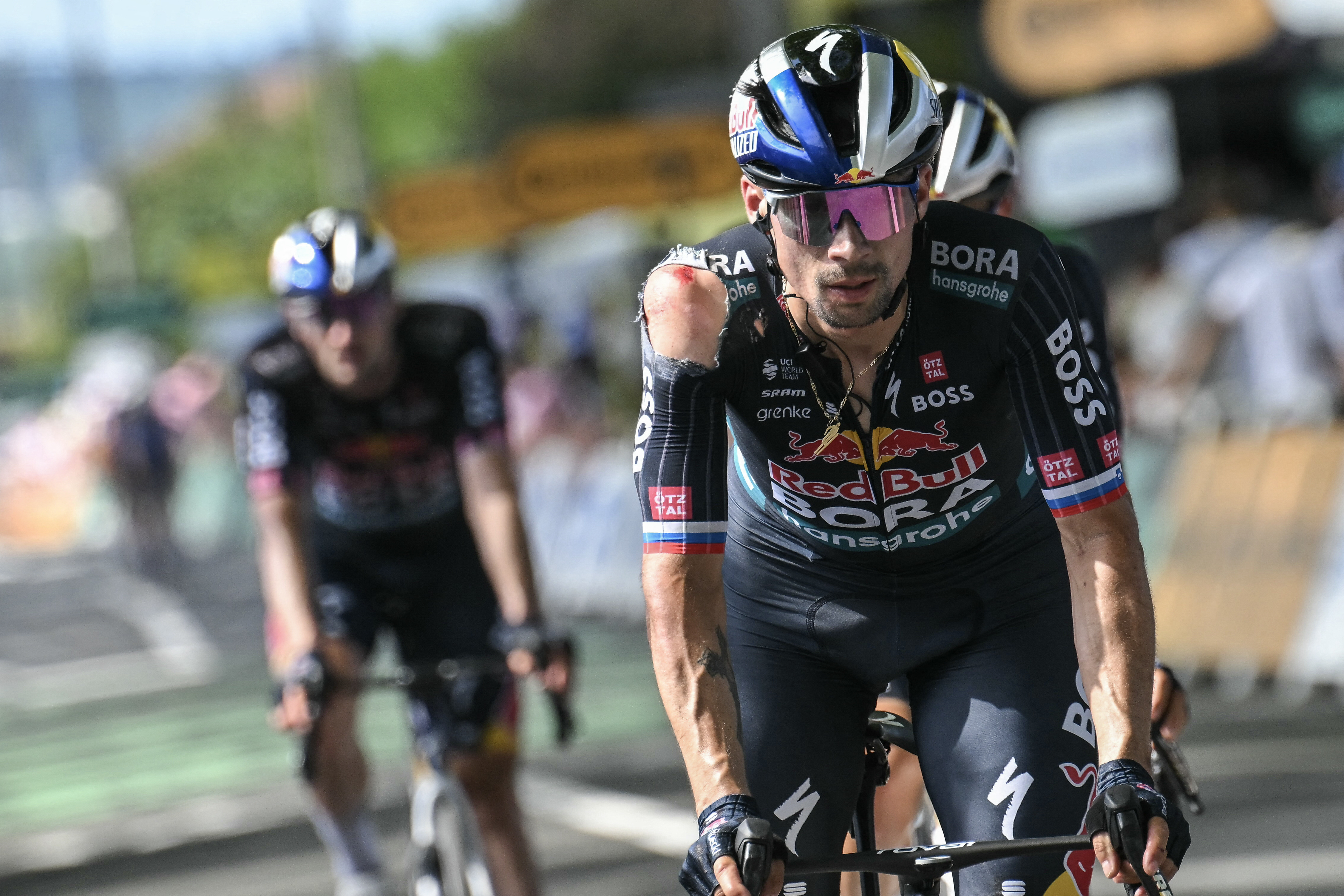 Abanico en el Tour y la etapa 13 nos deja sin Roglic ni Ayuso, se mueve la carrera
