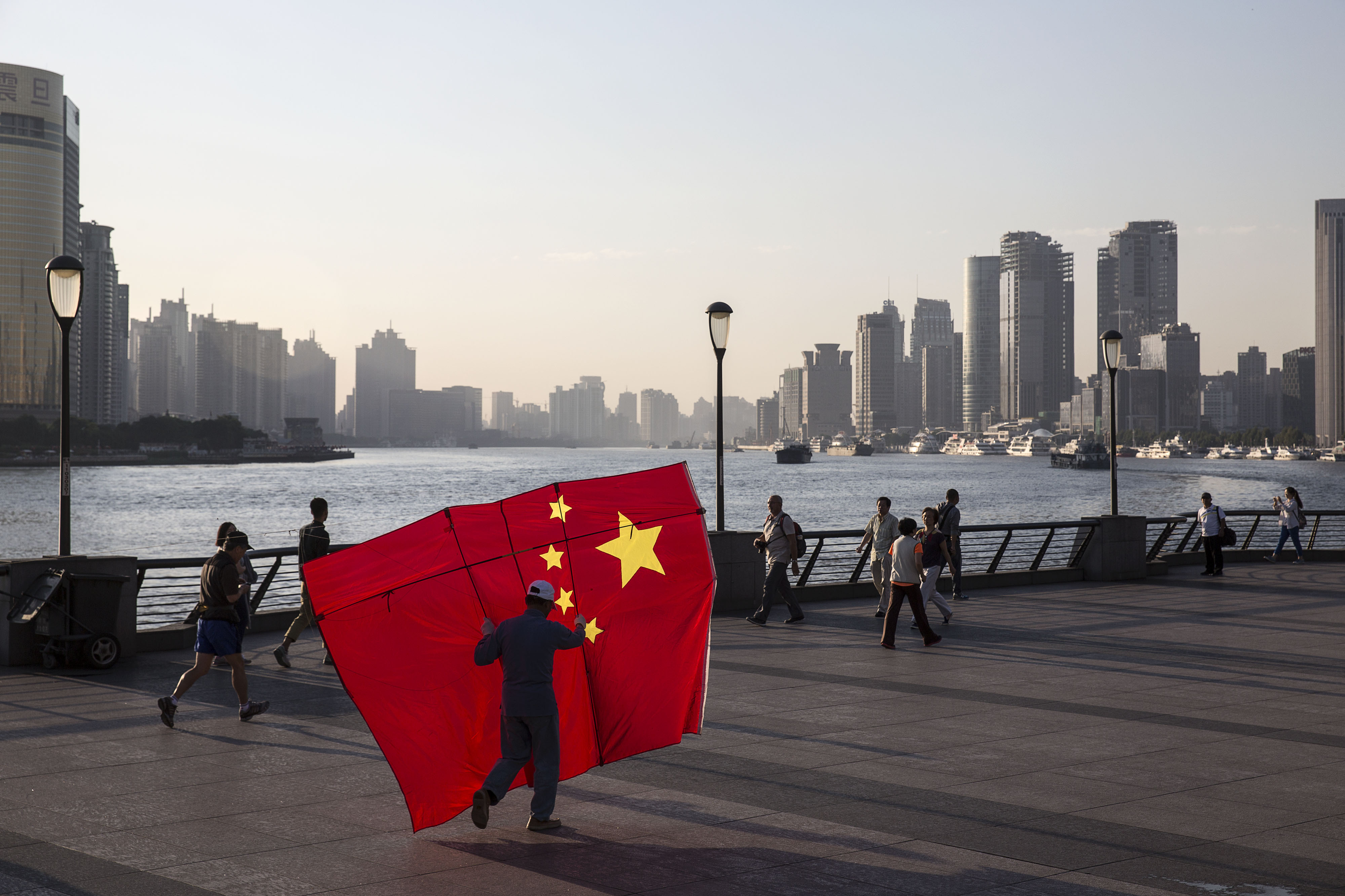 La lucha de las fábricas en China para sobrevivir a los aranceles de Trump