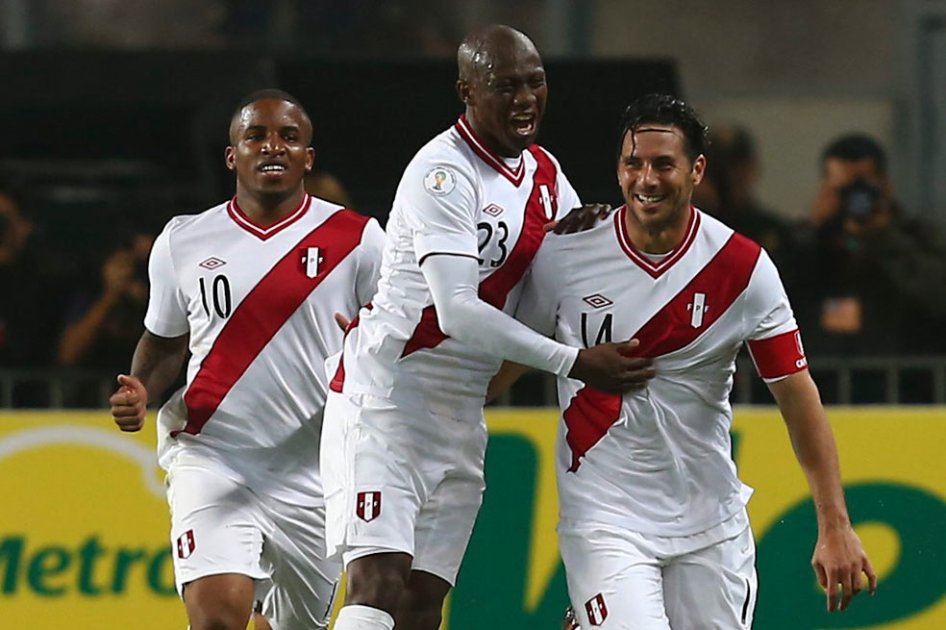 Perú conserva la esperanza de clasificar a Brasil 2014