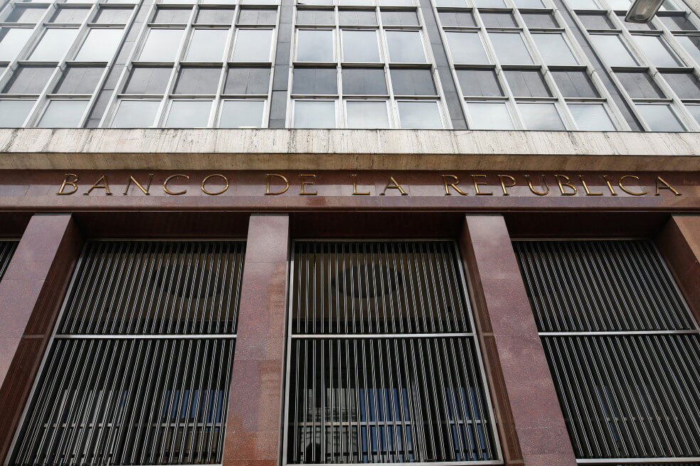 Banco de la República intervendrá en mercado ante histórica caída del peso
