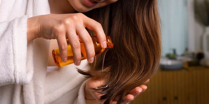 El aceite de jojoba para el cabello es un tratamiento perfecto. Aquí te explicamos los usos y beneficios te puede brindar.
