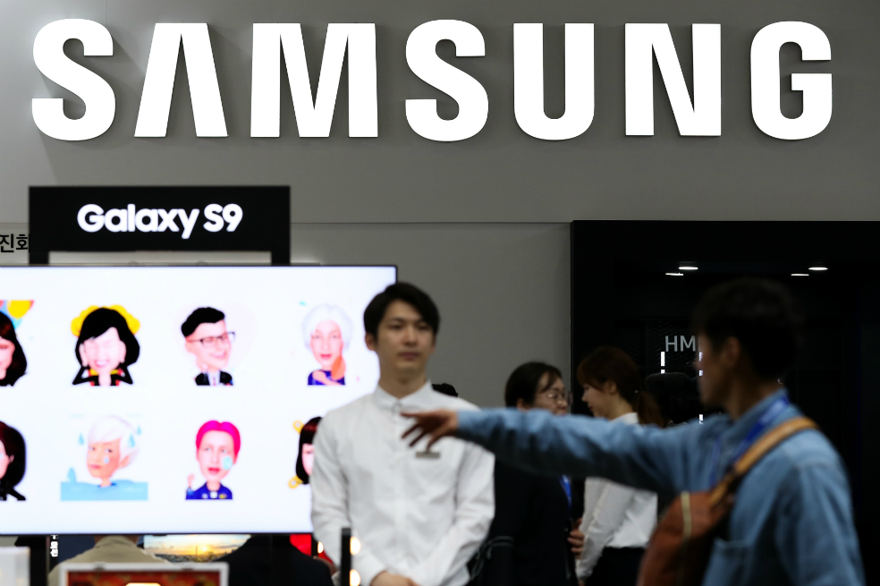 Samsung, condenada a pagar a Apple US$ 533 millones por violar patentes
