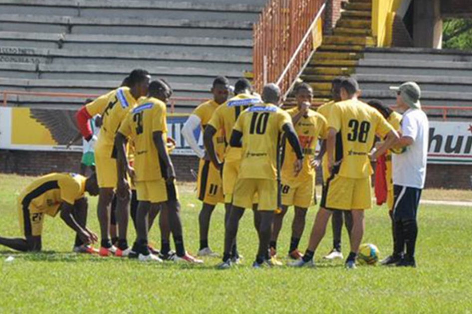 Futbolista colombiano suspendido dos años por dopaje