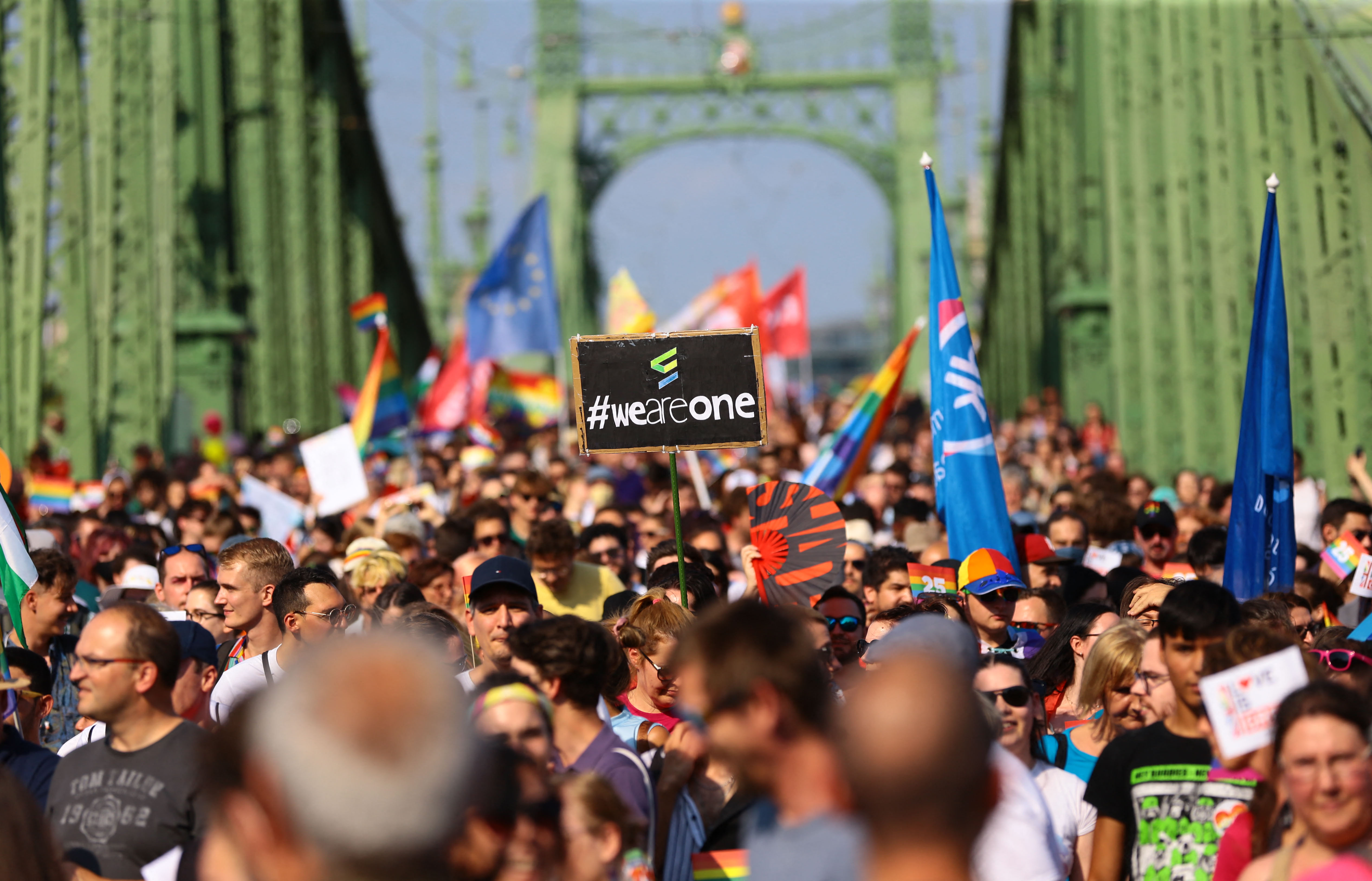 La masiva marcha del Orgullo en Hungría rechaza las medidas de Orban