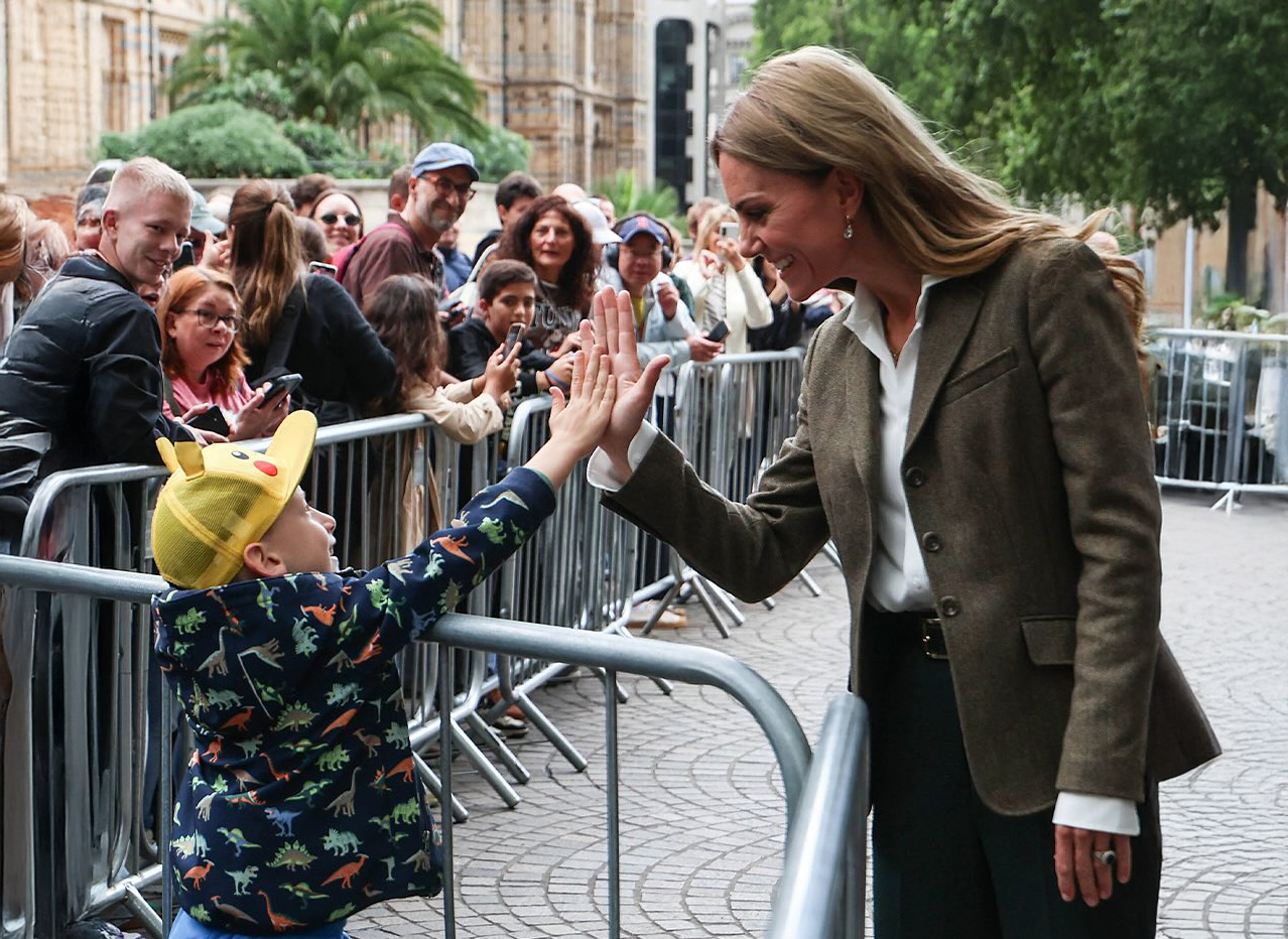 Kate Middleton, la princesa de Gales, reapareció y ahora es rubia. Así se ve