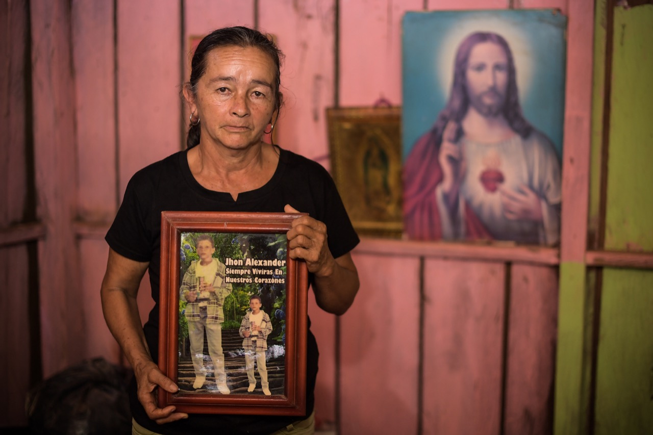 Jhon Alexander hizo parte de la banda musical del municipio de Calamar. Doña Gloria hizo un llamado a los comandantes de las exFarc para que esclarezcan los lugares de inhumación de guerrilleros caídos en combate.