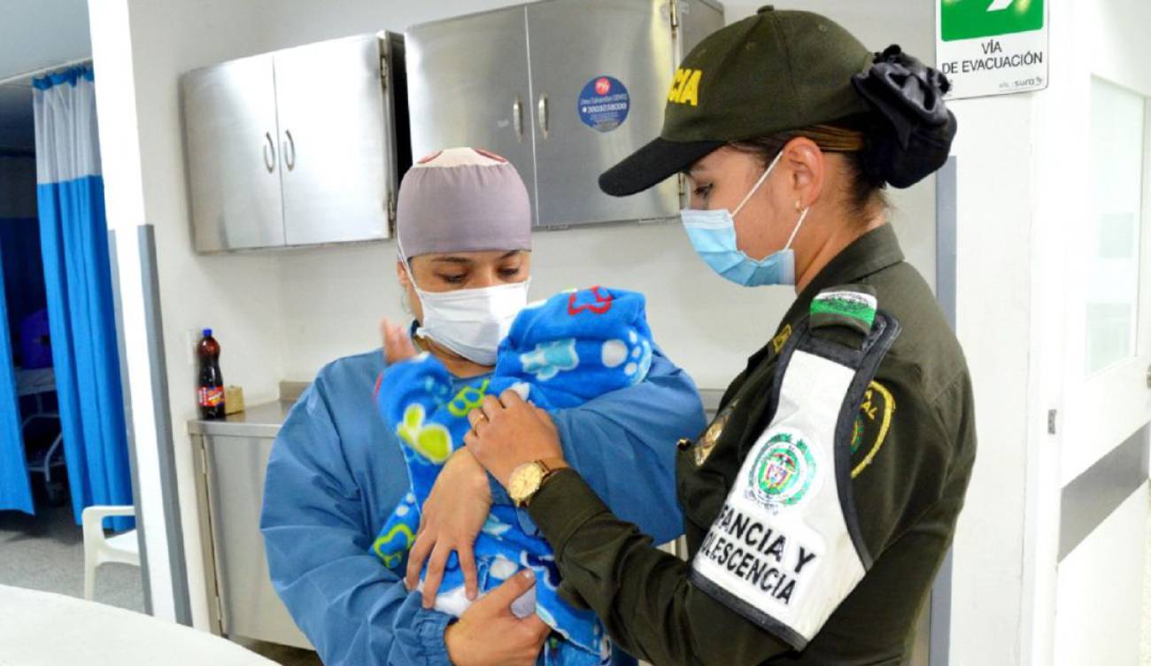 Abandonaron a un bebé de seis meses en una plaza de mercado en Antioquia