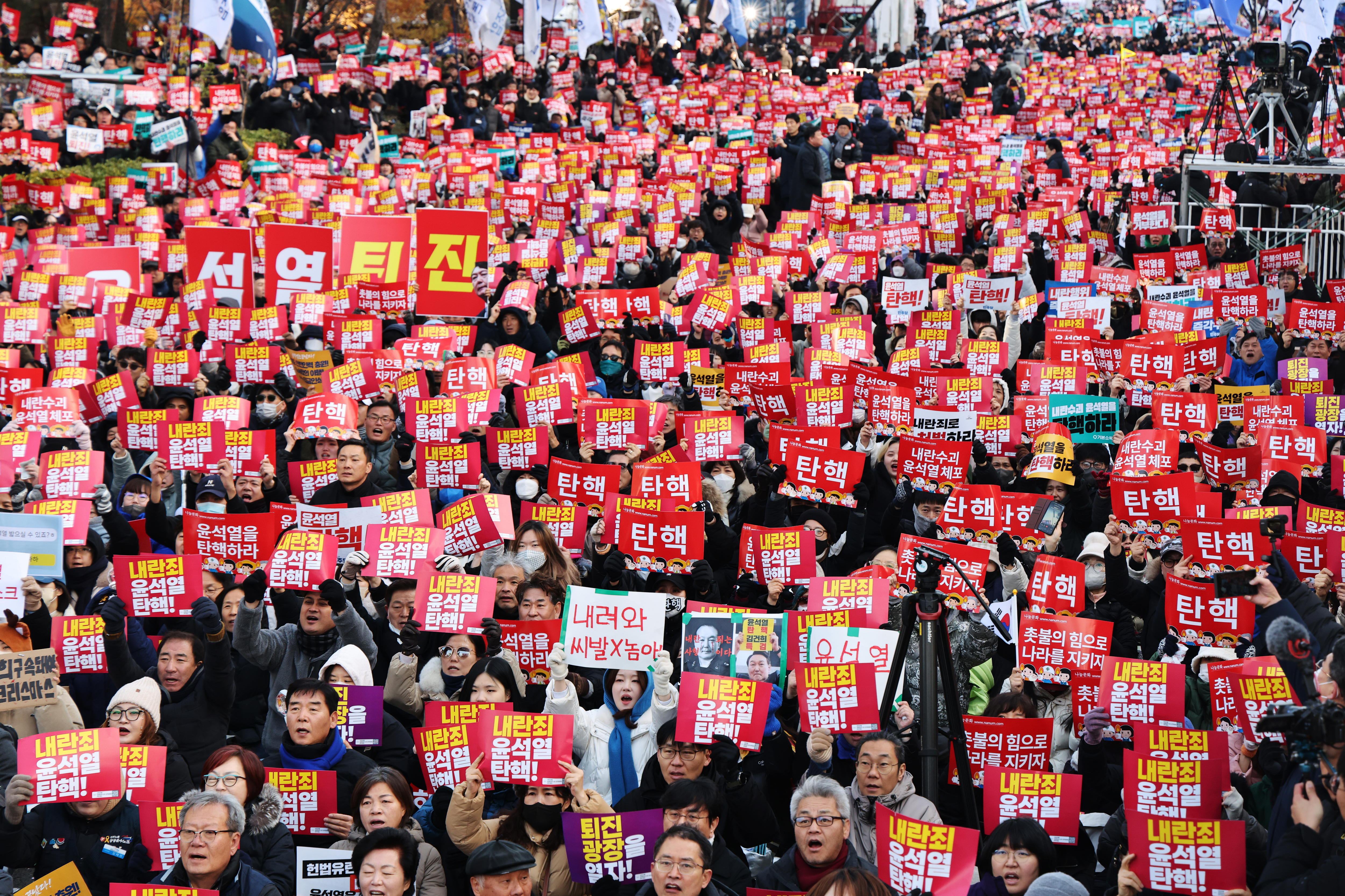 Yoon evita la destitución en Corea del Sur, pero no las protestas con k-pop