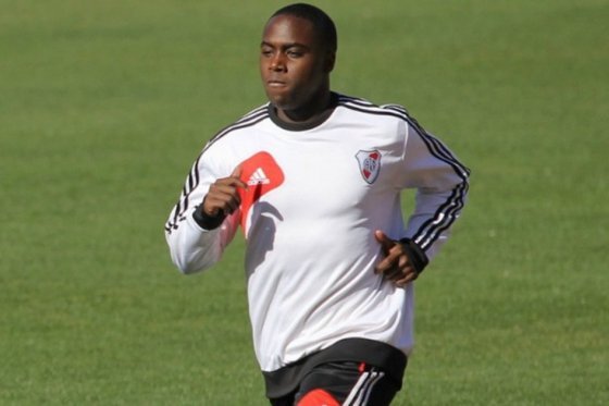 Álvarez Balanta es duda para el ‘superclásico’ argentino