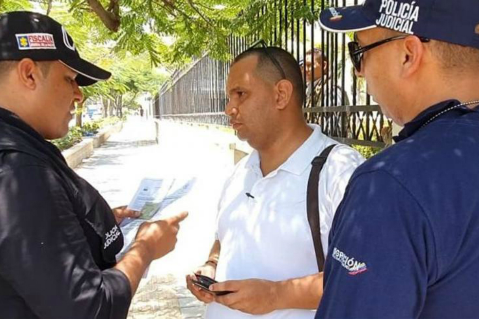 Hombre que habría falsificado permisos para venezolanos fue detenido en Barranquilla