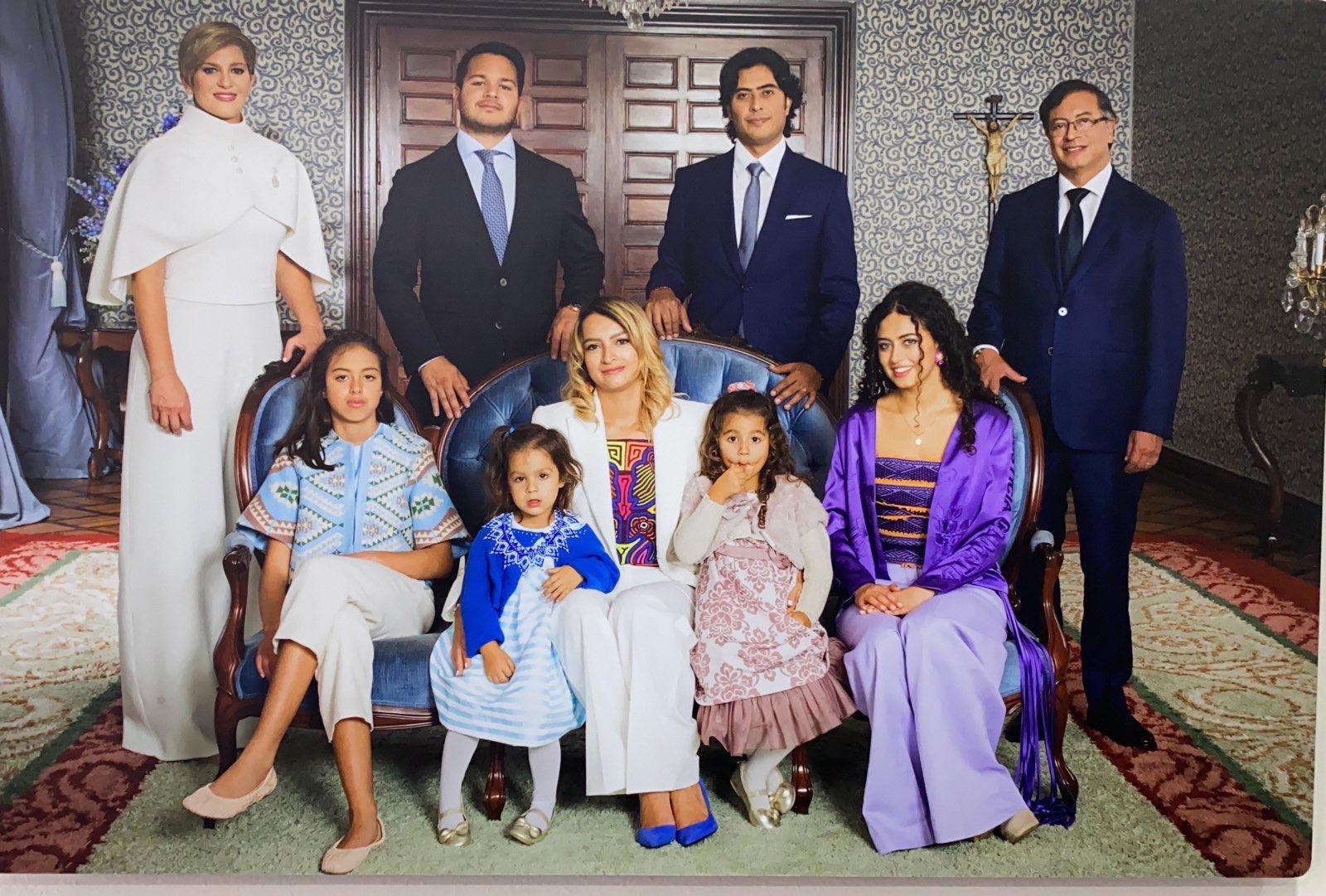“Tenemos que dar ejemplo”: Andrea Petro sobre foto de su hermano y Musa A. Besaile