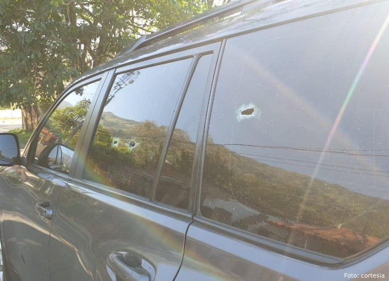 Atentaron contra líder indígena en vía Cali y Buenaventura; así se salvó