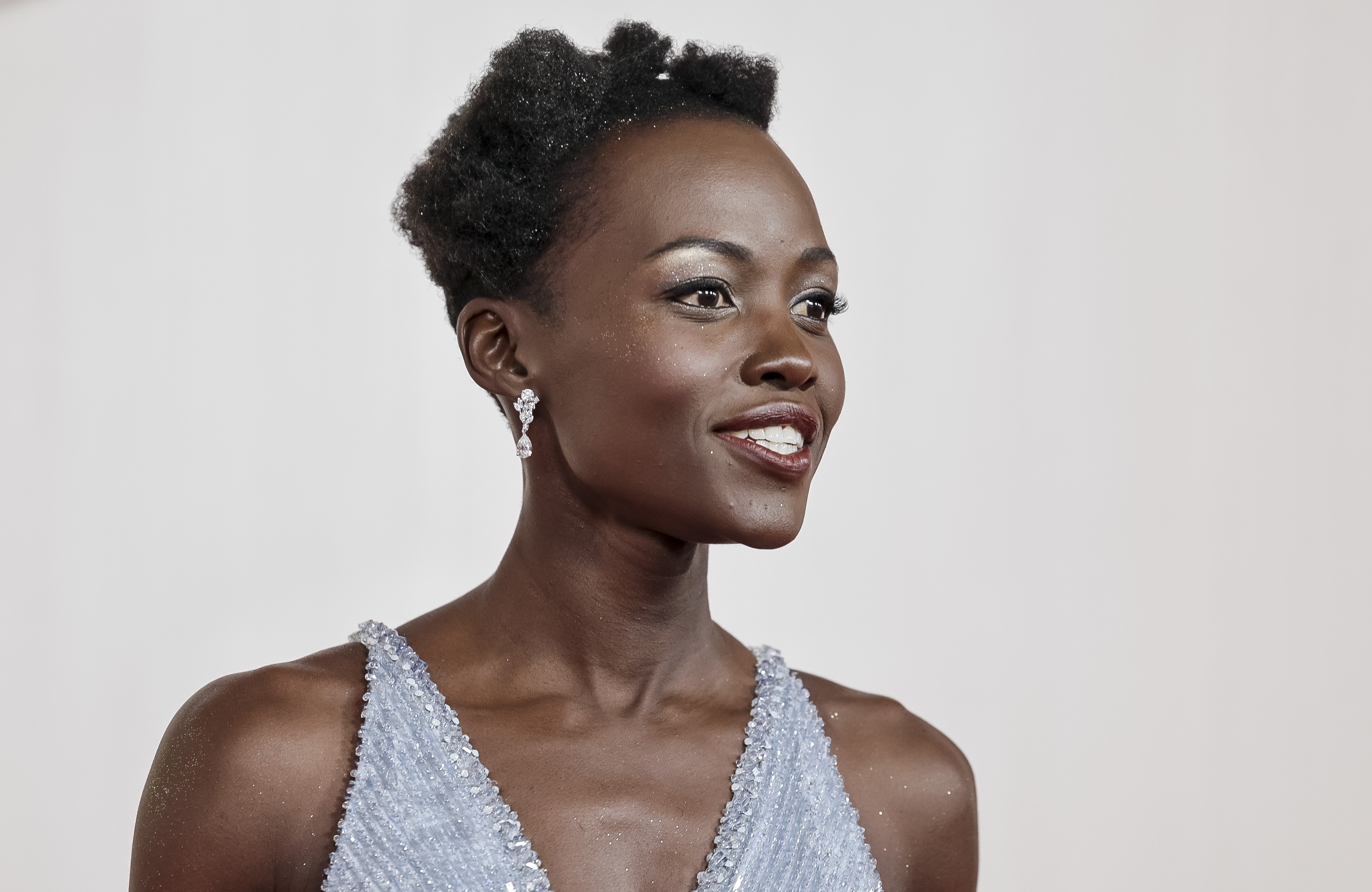 Los Angeles (United States), 10/03/2024.- Lupita Nyong'o arrives for the 96th annual Academy Awards ceremony at the Dolby Theatre in the Hollywood neighborhood of Los Angeles, California, USA, 10 March 2024. The Oscars are presented for outstanding individual or collective efforts in filmmaking in 23 categories. EFE/EPA/ALLISON DINNER