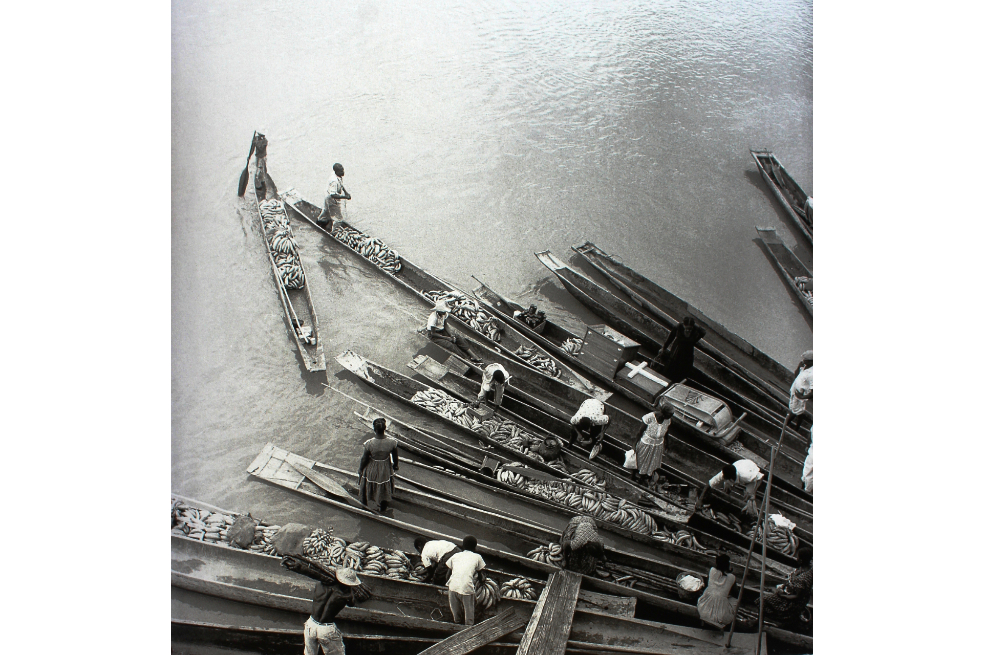 Fotografía de la actividad de un puerto en Chocó.