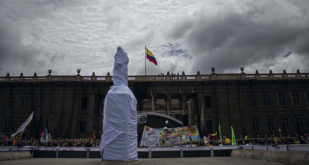 ¿Cuál es el papel de la guardia indígena en Bogotá?