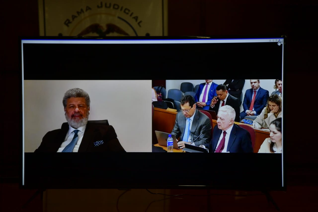 Juicio a Uribe